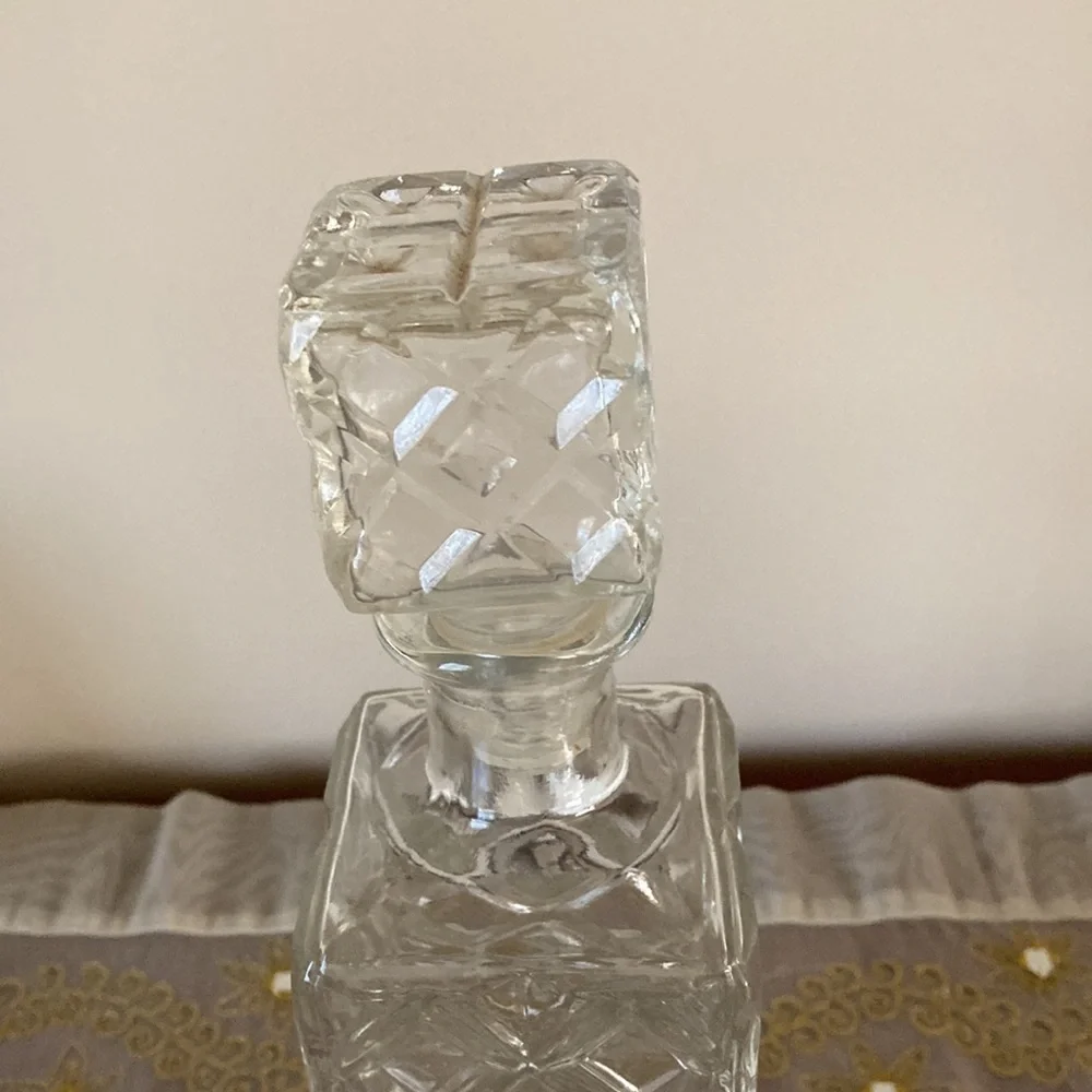 Vintage Decor Liquor Cut Glass Decanter Wine Bottle Diamond Pattern